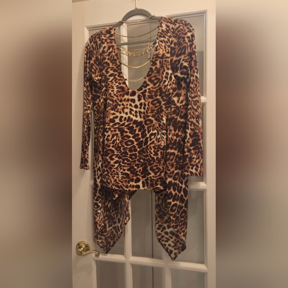 The Famous Brand " SKY" Worn By celebrities Leopard Print Kimono With Draping - Picture 1 of 11